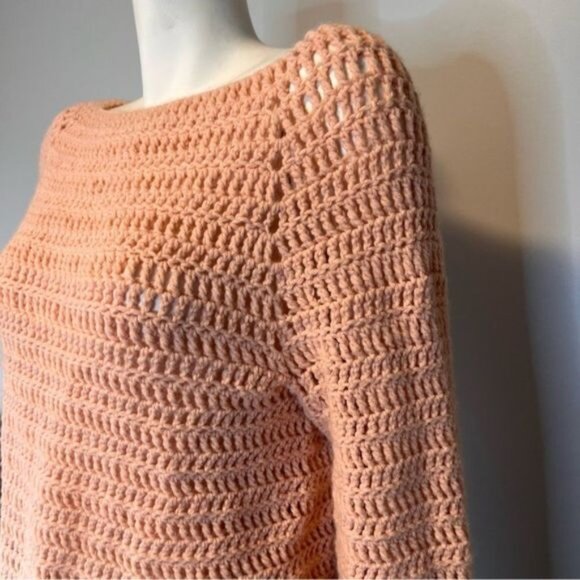 Women's Hand Knitted Lose Knit Peach Sweater Size S - Picture 5 of 8
